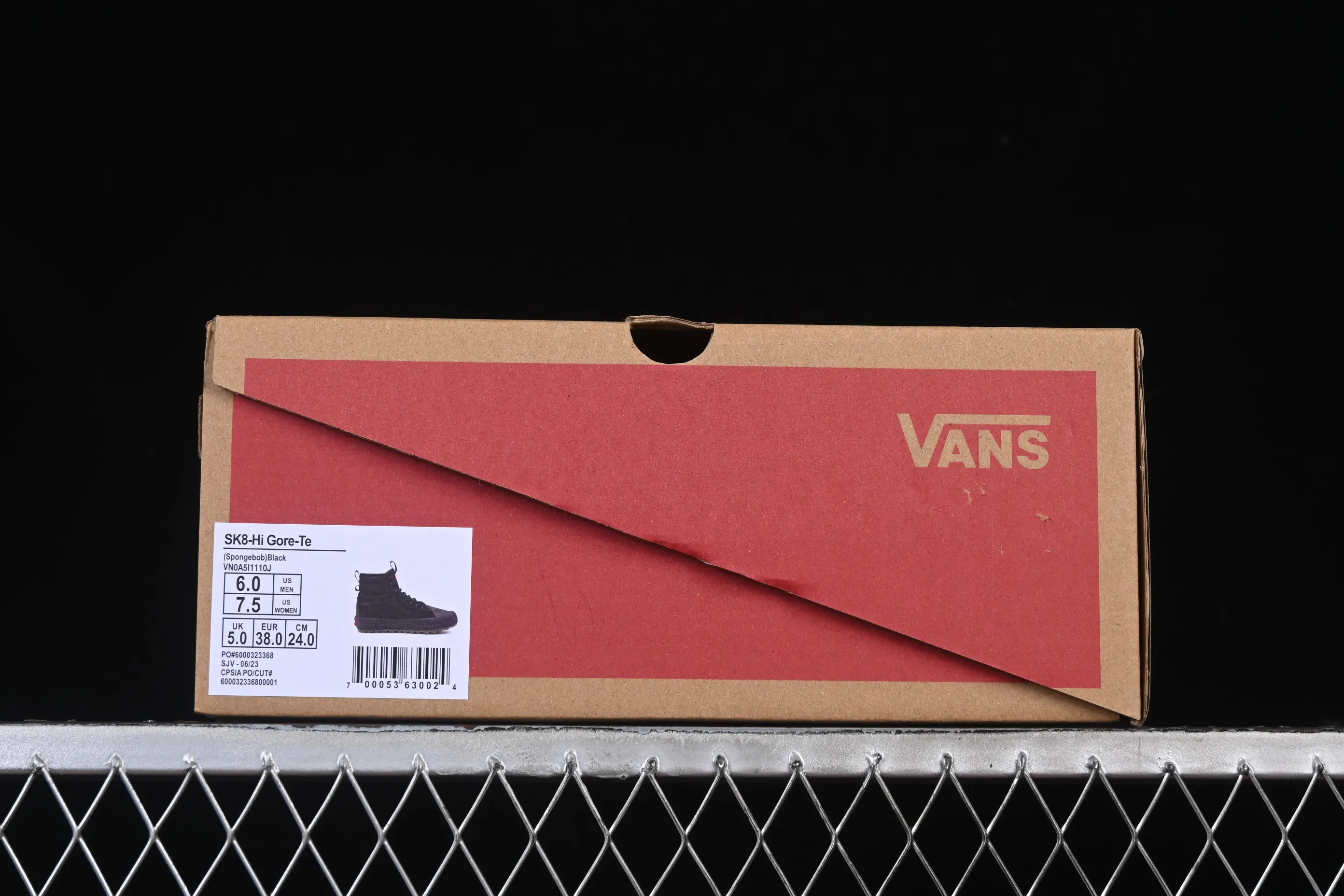 All categories Vans Vans series Vans Hi Vans high-top Vans Sk8-Hi Gore Te Outdoor adventure series round-toe lace-up high-top outdoor functional casual shoes VN0A5I1110J